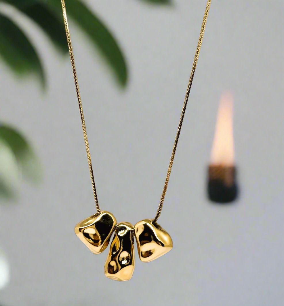 Drama Pendant Necklace
