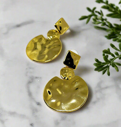 Medaglioni Shaped Gold Earrings