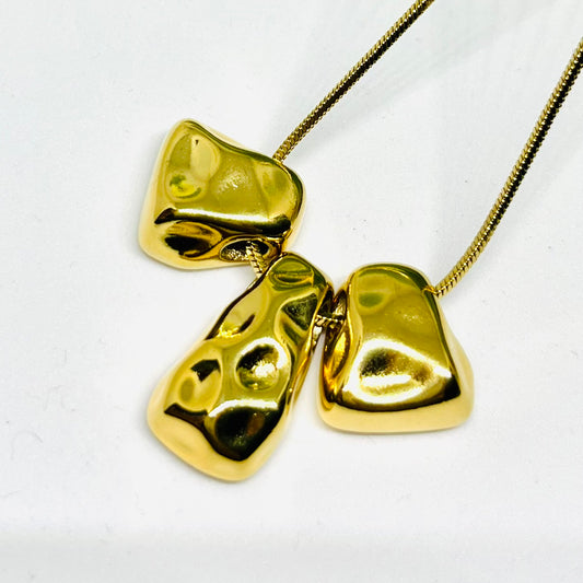 Drama Pendant Necklace